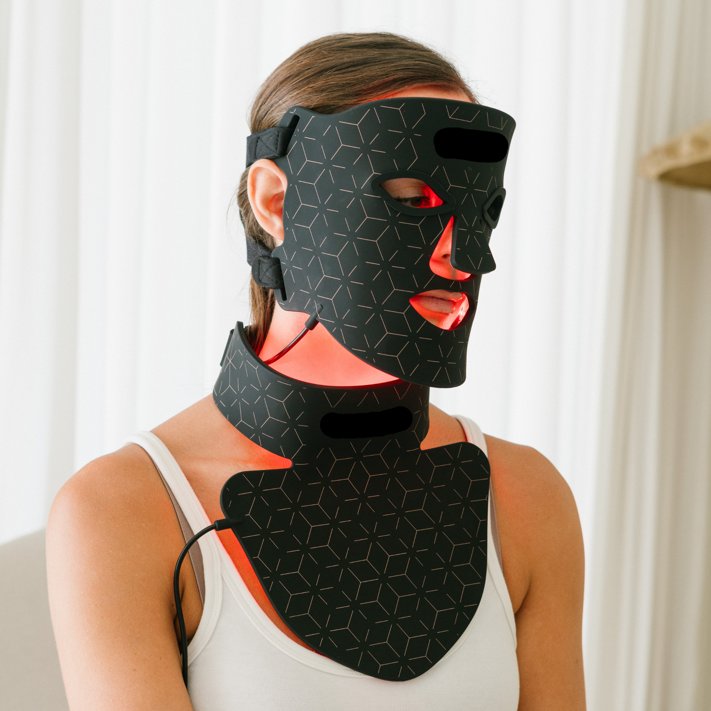 Get Lumoris Radiance Pro LED Neck & Décolletage Mask